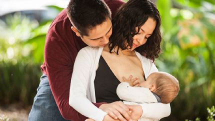 专家建议阻止婴儿配方奶粉“剥削性营销”