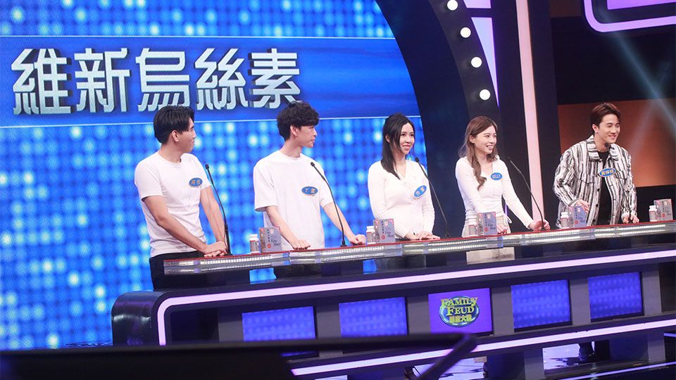维新乌丝素队成员（右起）黄庭锋、刘锦红、陈美涛、倪政圣、赵振恒