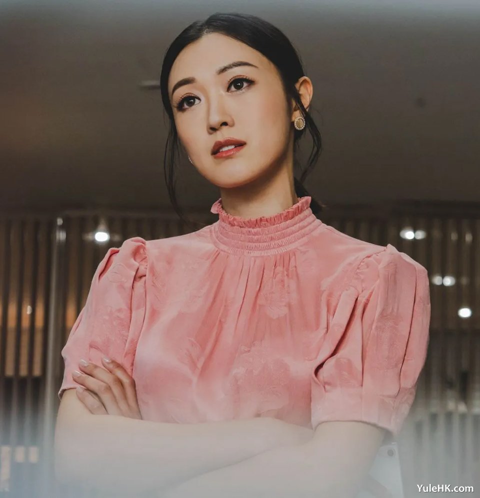 施晨（张宝儿饰）